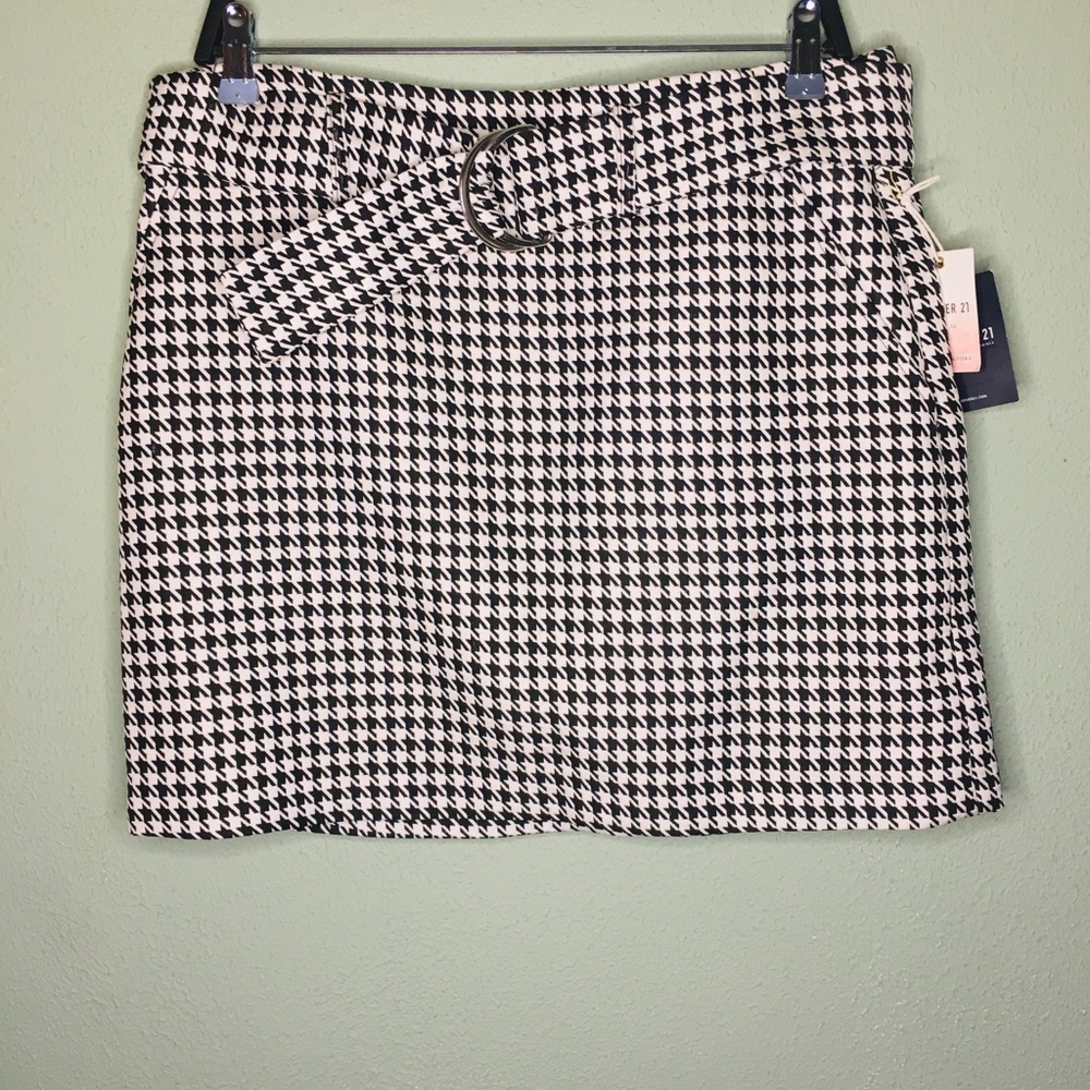 Plaid black and white skirt